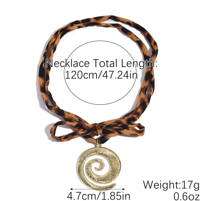 Wholesale Advanced leopard print necklace, fashionable and niche design, collarbone chain