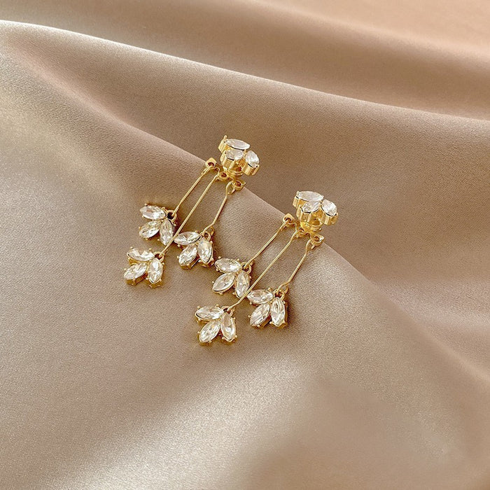 Wholesale Silver Needle Premium Style Two Earrings Fashion Flower Earrings Temperament Tassel Wholesale