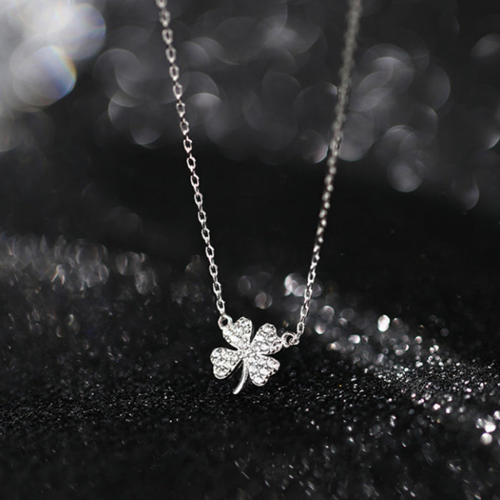Wholesale Four leaf clover collarbone necklace for women, light luxury, niche, high-end design sense