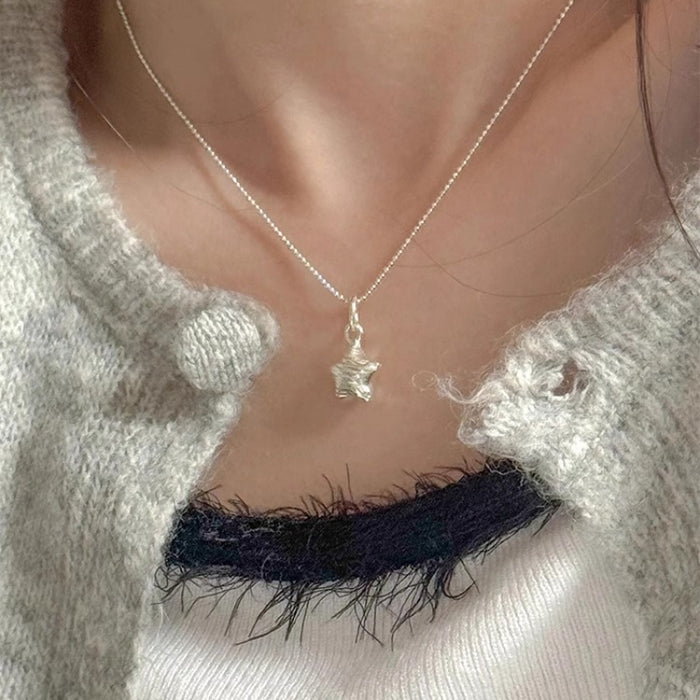 Wholesale The necklace is fashionable, simple, brushed, plain, high-end, exquisite, and versatile. It is a collarbone chain