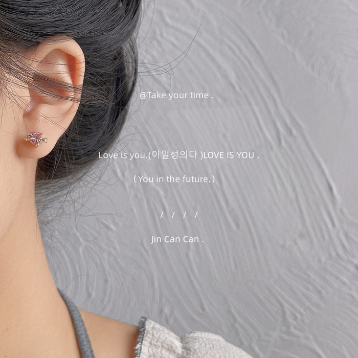 Wholesale Micro inlaid zircon heart-shaped earrings, sweet and cute, simple and compact earrings