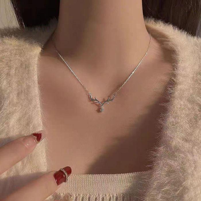 Wholesale Titanium steel necklace, light luxury pendant, versatile and simple collarbone chain