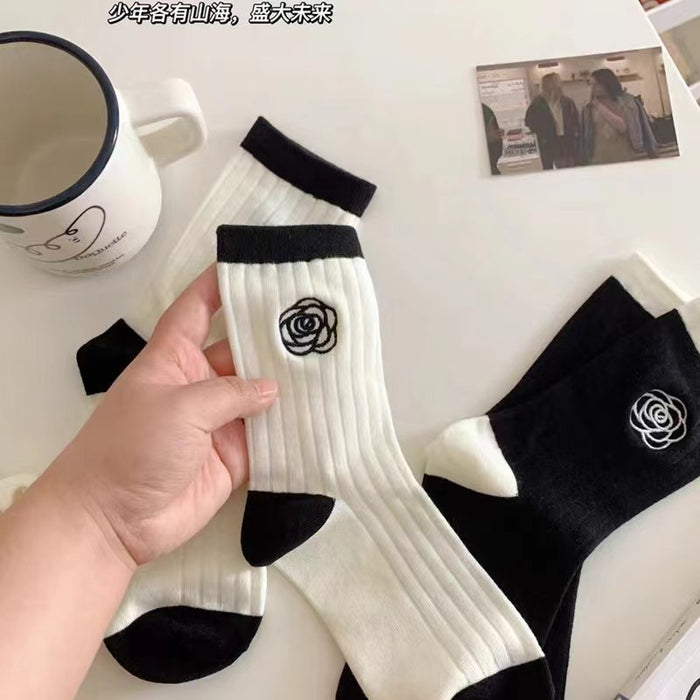 Wholesale Rose embroidery, sweet and comfortable vertical stripes, pure cotton mid tube women's socks