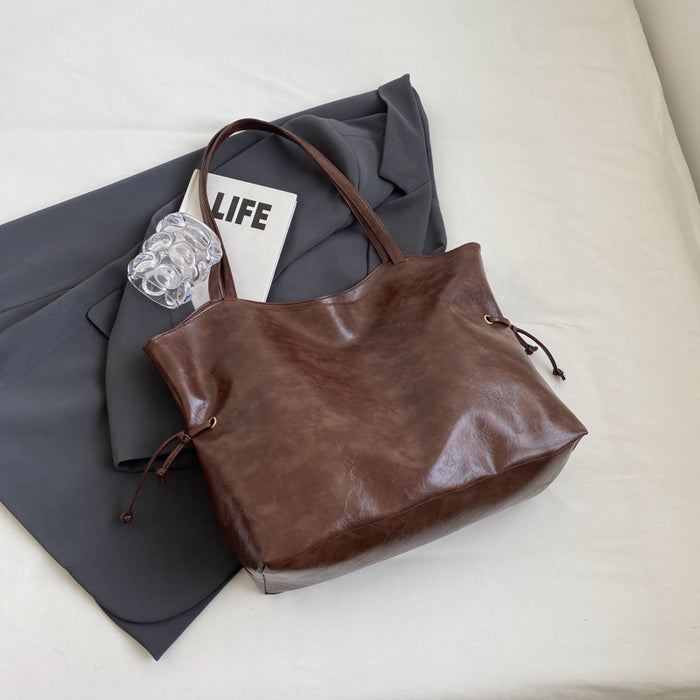 Wholesale Small niche design bag, new casual trend tote bag, large capacity single shoulder crossbody bag