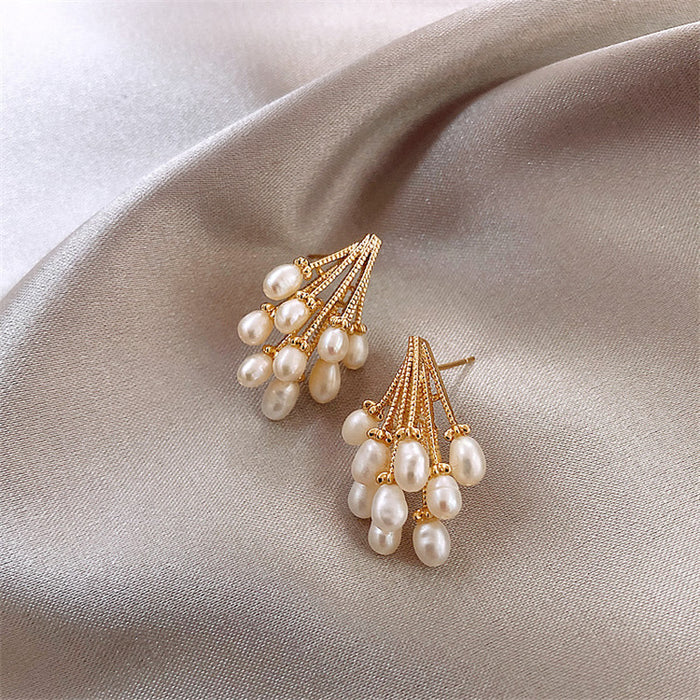 Wholesale New temperament earrings, silver needle earrings, fashionable and elegant earrings, pearl earrings wholesale