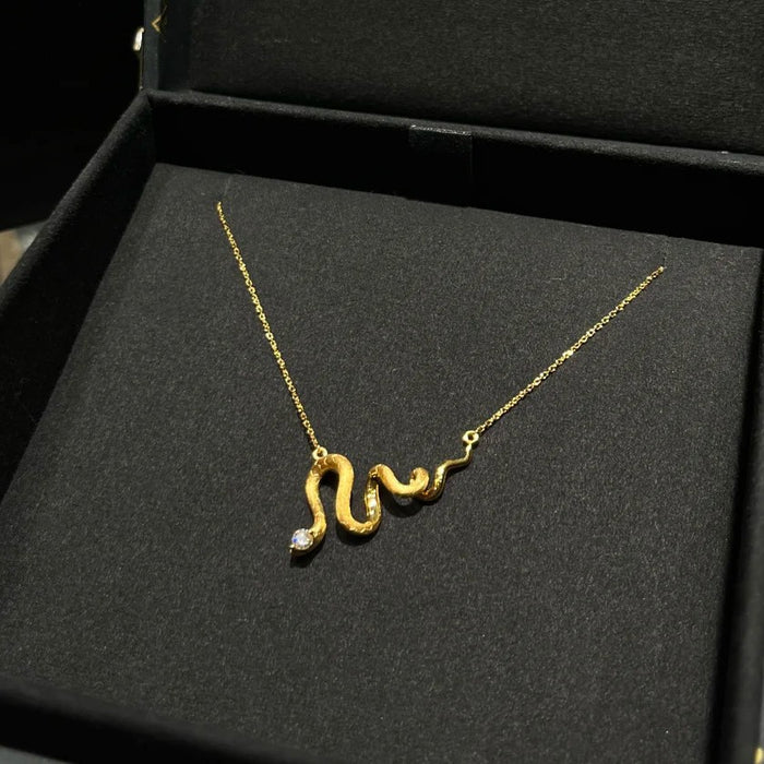 Wholesale Pure silver gold spirit snake necklace, light luxury, niche collarbone chain, sweater chain, temperament, high-end necklace, female snake
