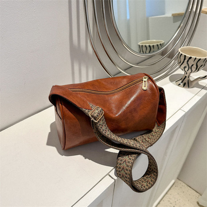 Wholesale Texture broadband fashionable retro shoulder bag and stylish crossbody bag