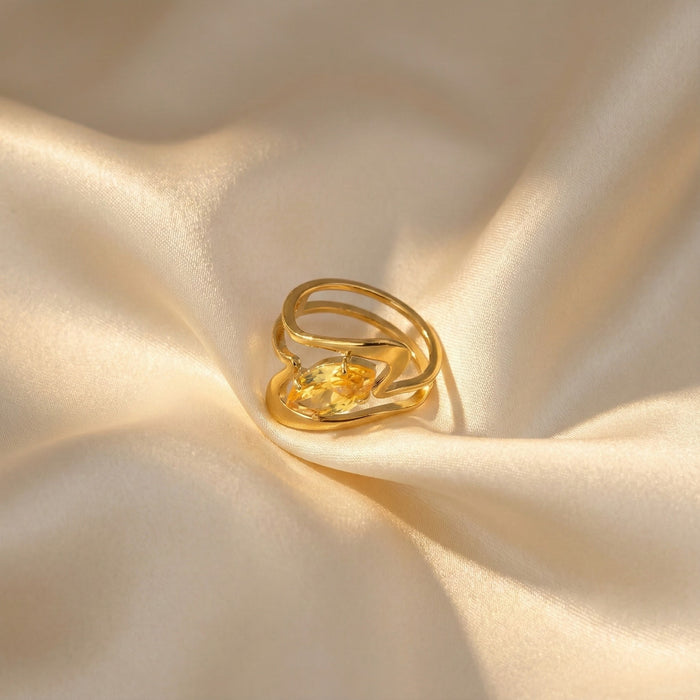 Wholesale Emerald and Diamond-Shaped Gold Ring