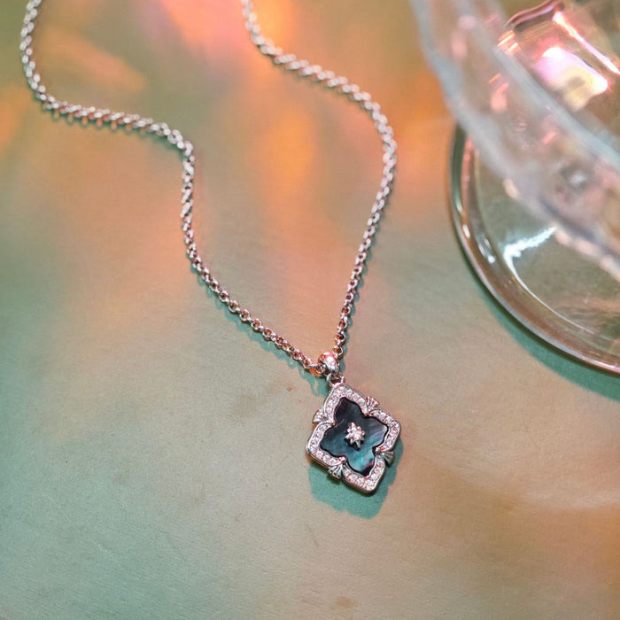 Wholesale Women's Four-Leaf Clover Gray Shell Bracelet necklace rings set