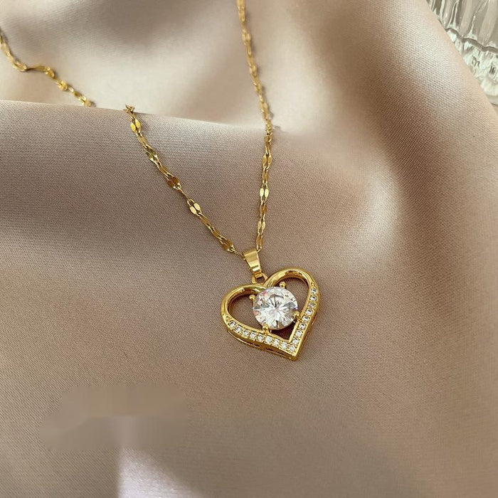 Wholesale Heart shaped luxury sparkling full diamond temperament necklace versatile collarbone chain titanium steel chain