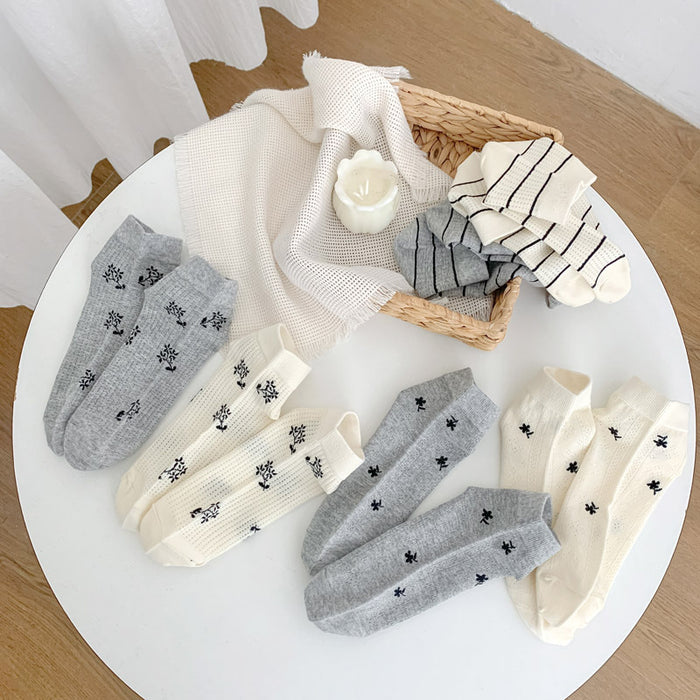 Wholesale New socks with striped small flower short tube women's boat socks that don't fall off and cotton socks