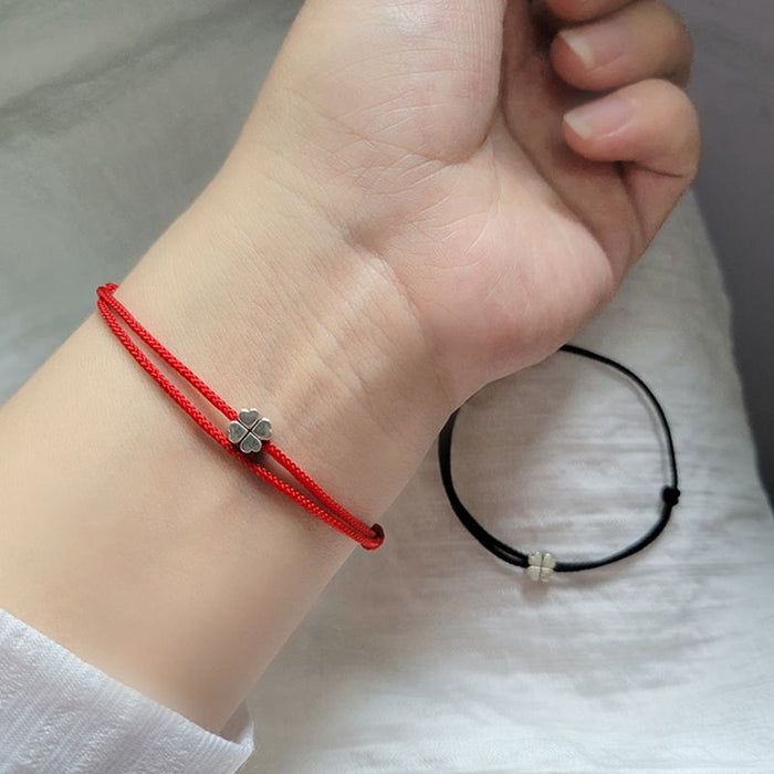 Wholesale Red rope bracelet with four leaf clover simple weaving and thin hand rope, a pair of red rope commemorative gifts
