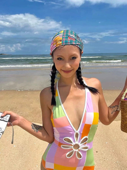 Wholesale Hollow out fresh and simple style fashionable one-piece swimsuit, high-end swimsuit