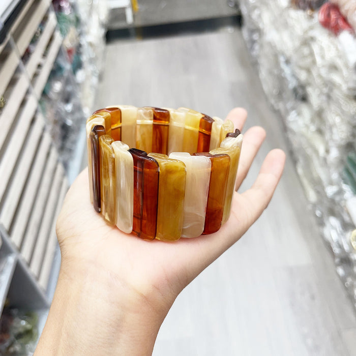 Wholesale New fashionable women's fashion acrylic fish scale shaped bracelet