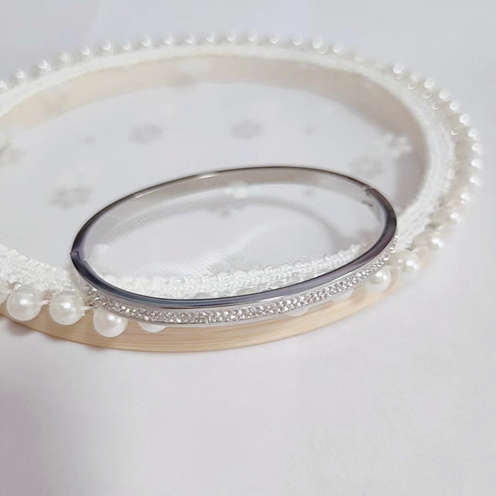 Wholesale Titanium steel color-preserving bracelet with diamond setting