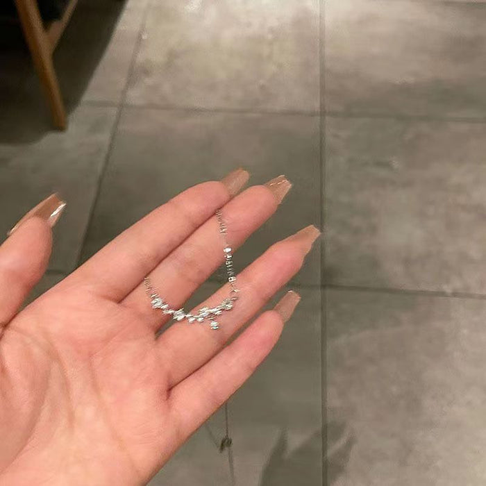 Wholesale Super sparkling zircon flower star necklace, light luxury, niche temperament, high-end accessory, collarbone chain necklace