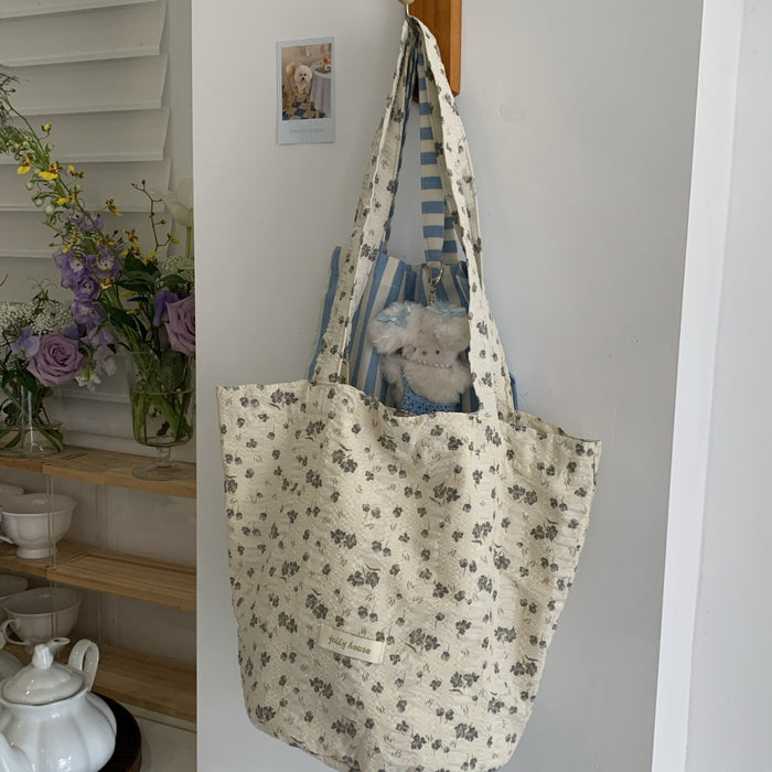 Wholesale Large capacity floral canvas shoulder bag, new floral commuting tote bag, niche handbag