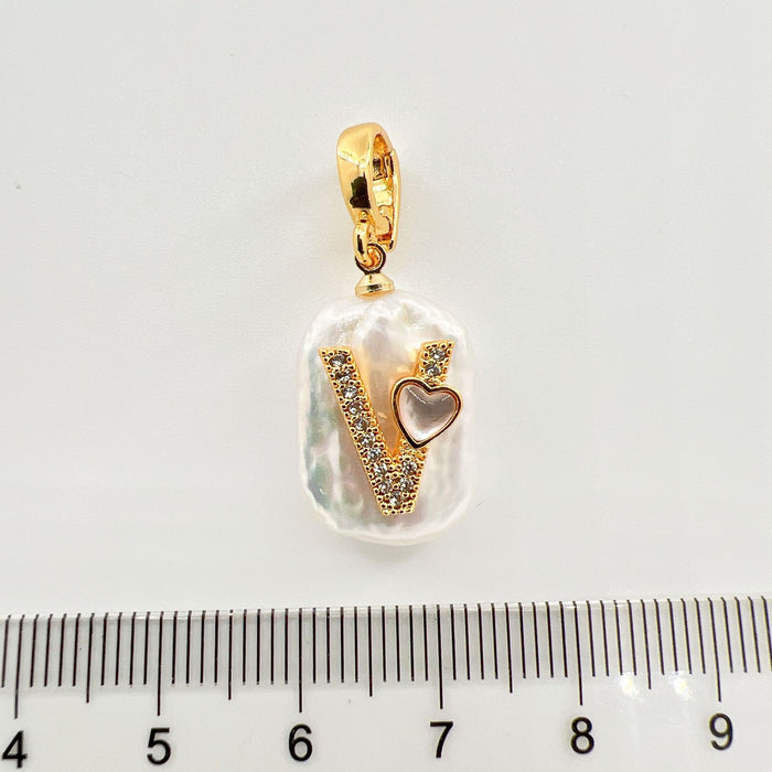 Wholesale Gold Plated Copper Pendant Butterfly Heart Motif Fashion Accessory