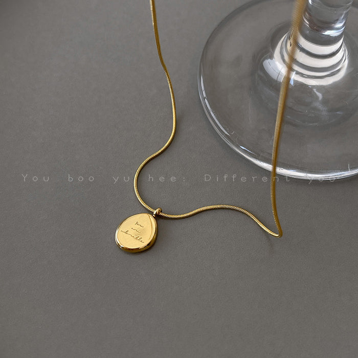 Wholesale Pendant necklace, high-end titanium steel lock chain, light luxury niche sweater chain