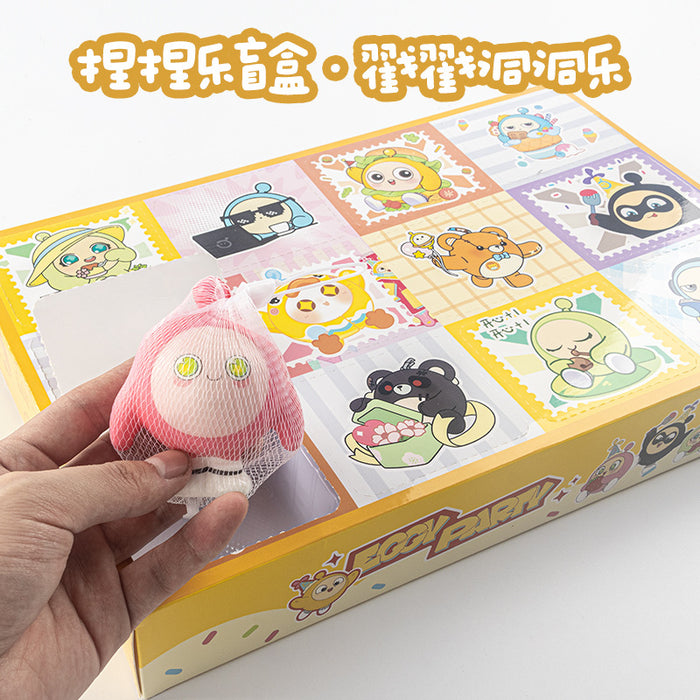Wholesale Egg blind box pinch surrounding figures poke children' s toys