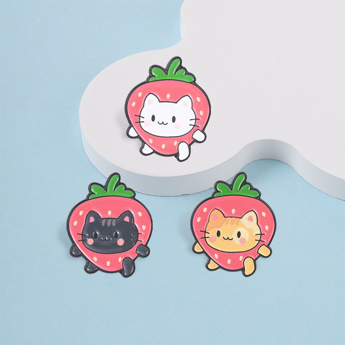 Wholesale Zinc Alloy Enamel Brooch Pin Three Color Cute Strawberry Cat Design For Backpack School Bag Stylish Jewelry Accessory