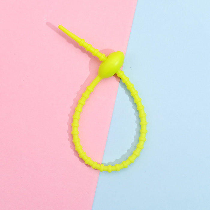 Wholesale Colorful silicone tie handmade accessories reusable keychain ring chain rope bag hanging accessories