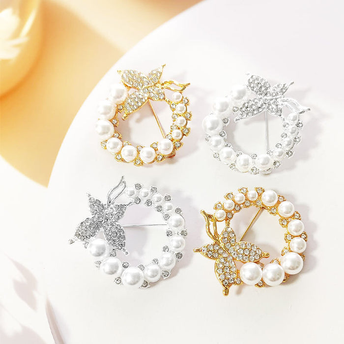 Wholesale Diamond studded pearl butterfly brooch, stylish and elegant chest flower, clothing clip, clothing accessories