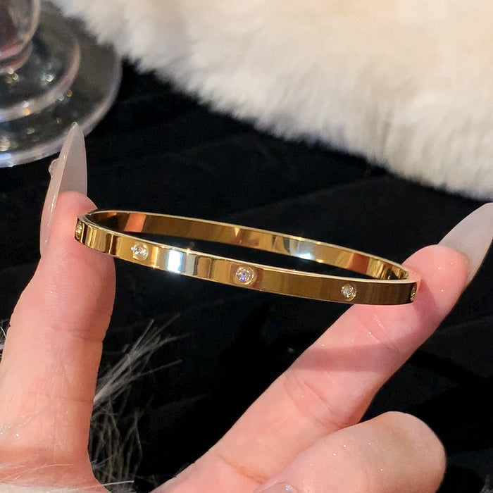 Wholesale Gold Bangle Set With Clover Rhinestone Design Chic Jewelry Accessory