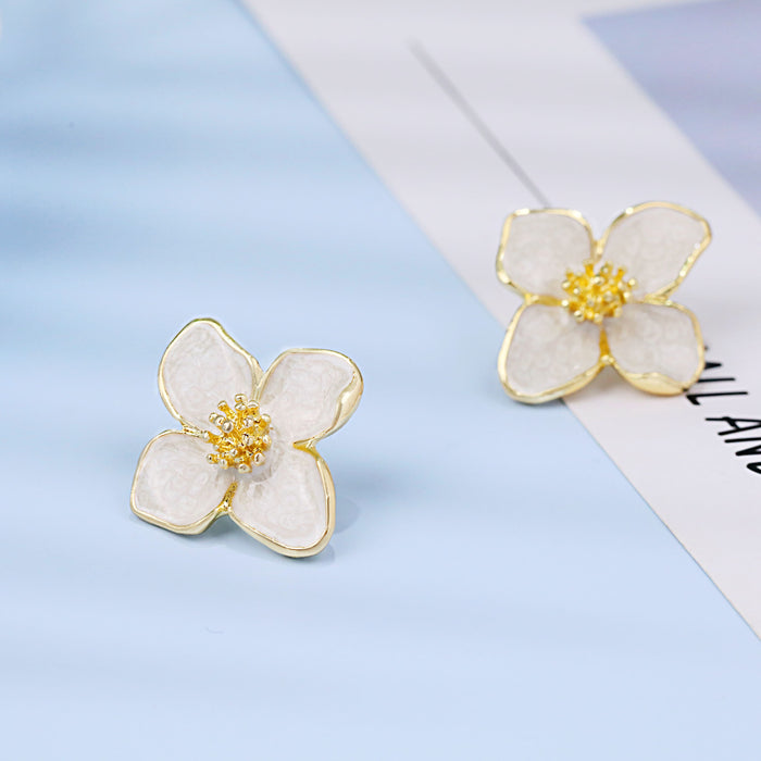 Wholesale Gardenia flower earrings, elegant geometric earrings, light luxury, niche high-end earrings