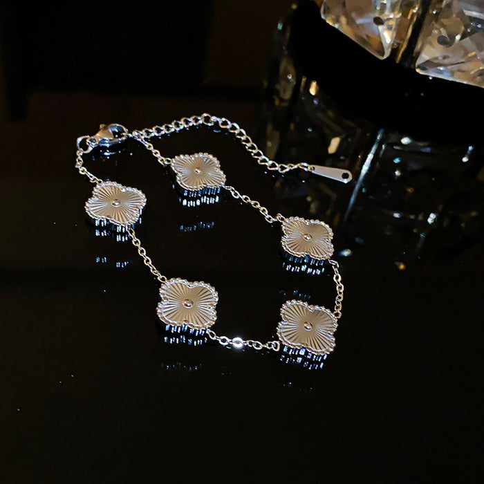 Wholesale lucky four-leaf grass bracelet temperament jewelry design jewelry women