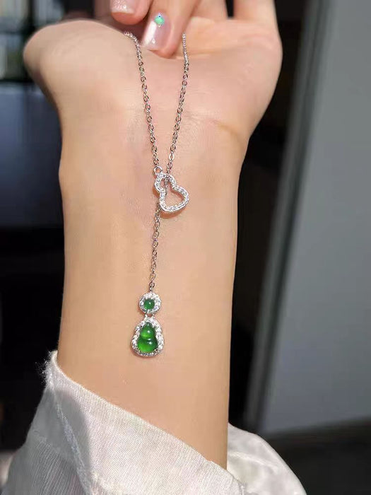 Wholesale Sparkling diamond hollow necklace, light luxury pendant, versatile collarbone chain