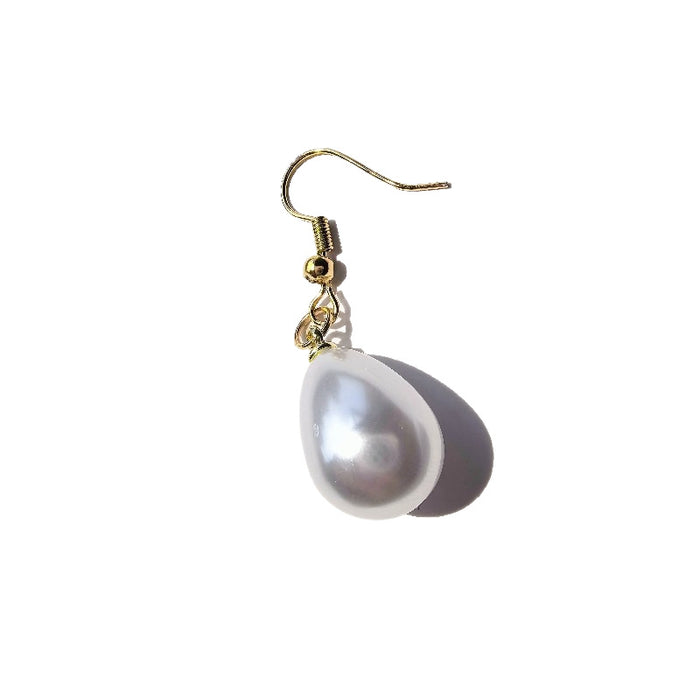 Wholesale Imitation pearl earrings, exquisite earrings, high-end sense, fashionable and versatile temperament, water droplet ear accessories, hook style