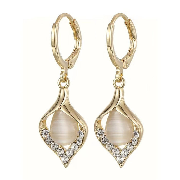 Wholesale Vintage earrings with a niche temperament, ear buckles, water droplet earrings wholesale