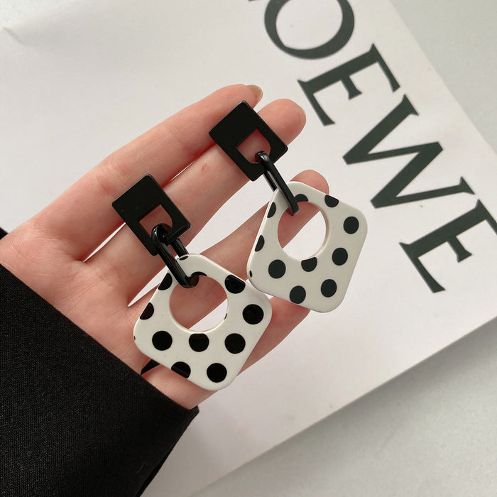 Wholesale trend wave point geometric earrings silver pin personality fashion acrylic earrings