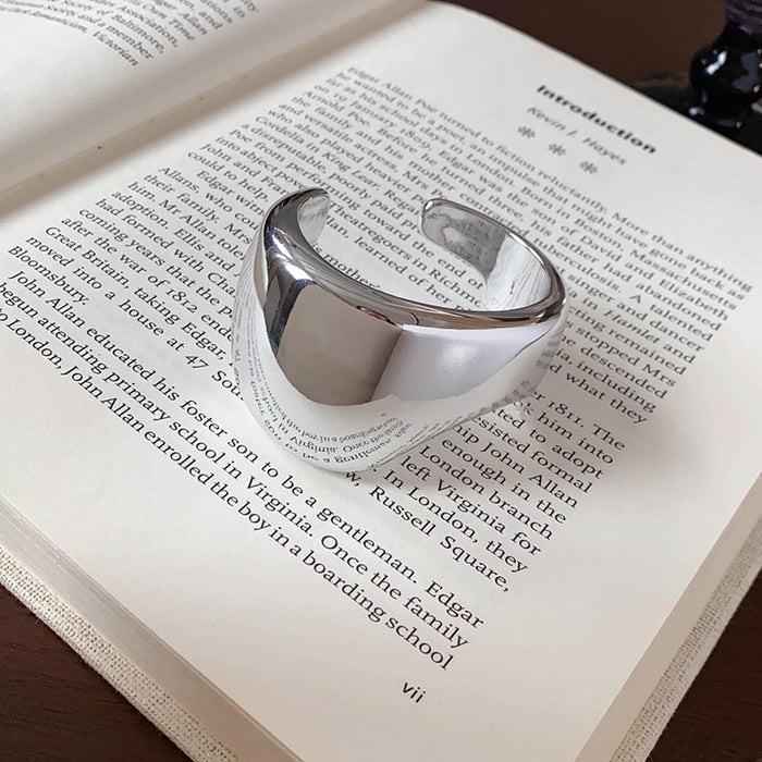 Wholesale Metal bracelet temperament light luxury high sense bracelet niche personality exaggerated jewelry women