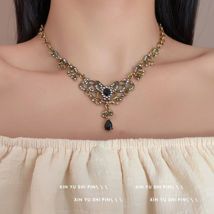 Wholesale Pink rhinestone necklace, new light luxury exquisite design, collarbone chain