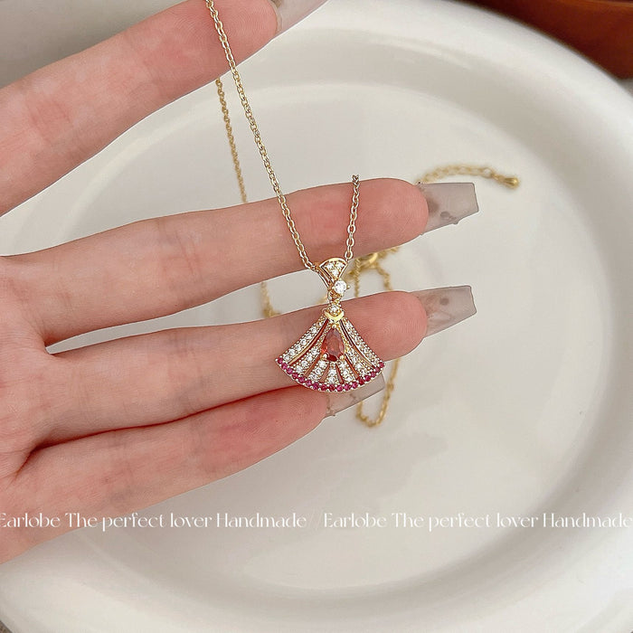 Wholesale Noble hollowed out zircon fan-shaped necklace for women, versatile and high-end, light luxury skirt, collarbone accessories