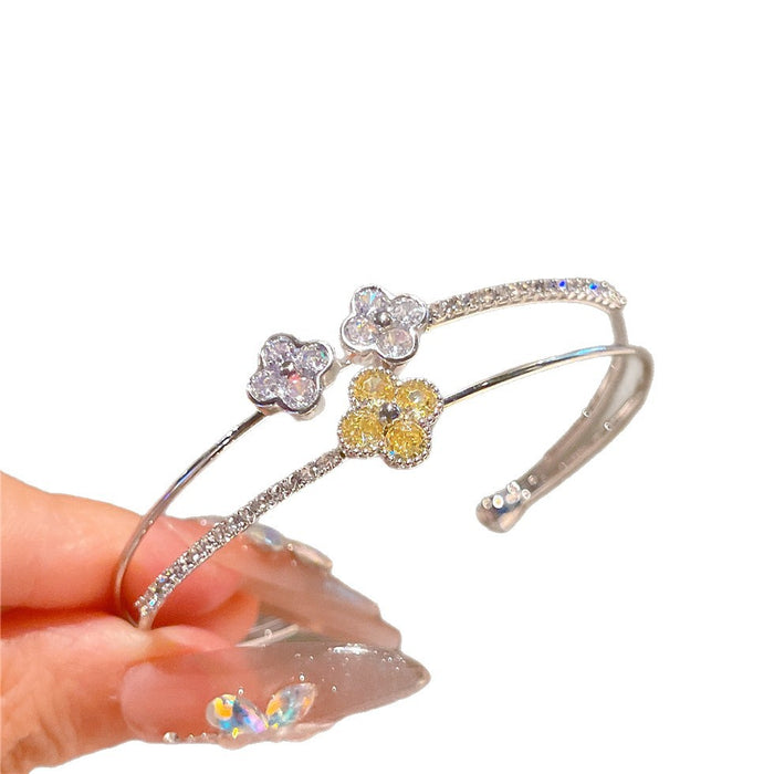 Wholesale Zircon Bear Double layered Open Bracelet, Light Luxury, Light Luxury, High Grade, Small and Versatile, Commuting Fashion Handpiece