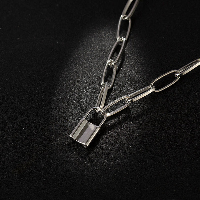 Wholesale Short collarbone chain with exaggerated personality pendant necklace