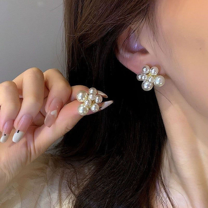 Wholesale High end luxury pearl earrings with retro and niche design, new unique accessories wholesale