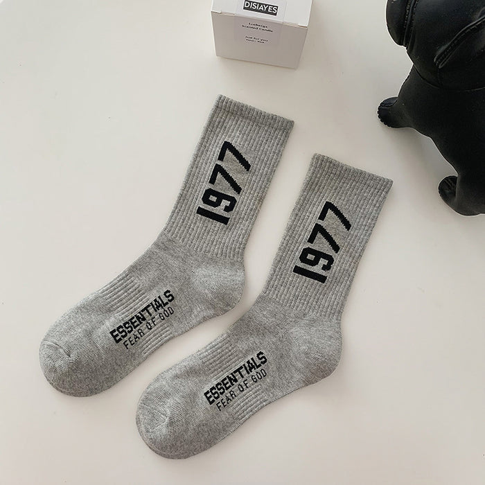 Wholesale Sports socks, mid tube socks, trendy long tube socks, versatile cotton socks, sweat absorbing and breathable letters