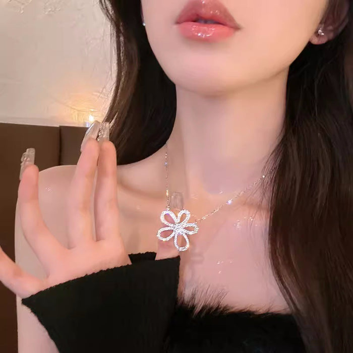 Wholesale Micro inlaid zircon five petal flower necklace, light luxury, niche design, collarbone chain