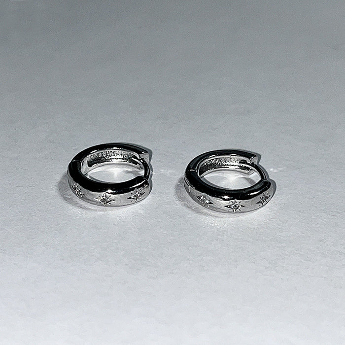 Wholesale The design is sparkling with diamonds and embedded with zircon. The low-key earrings are layered and worn