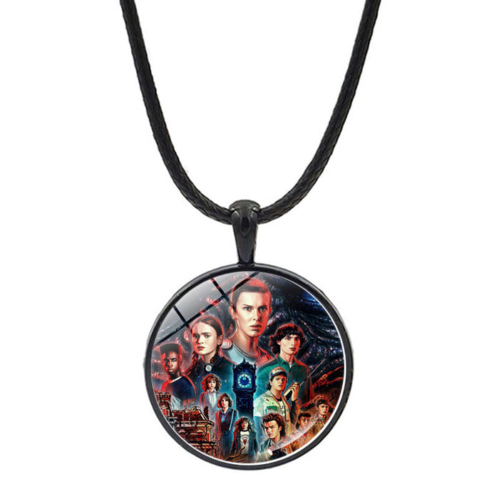 Wholesale Film themed fashionable round iron alloy pendant necklace