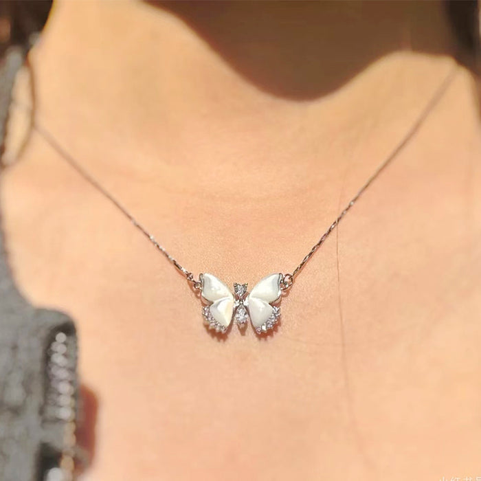 Wholesale Minimally luxurious diamond inlaid butterfly necklace with a high-end feel, light luxury collarbone chain, new style