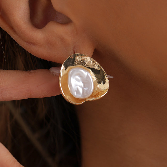 Wholesale vintage metal inlaid pearl stud earrings