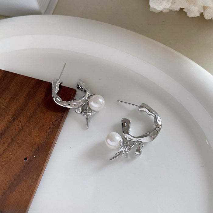 Wholesale Fashionable and minimalist design, pearl earrings, silver pendant earrings, light luxury