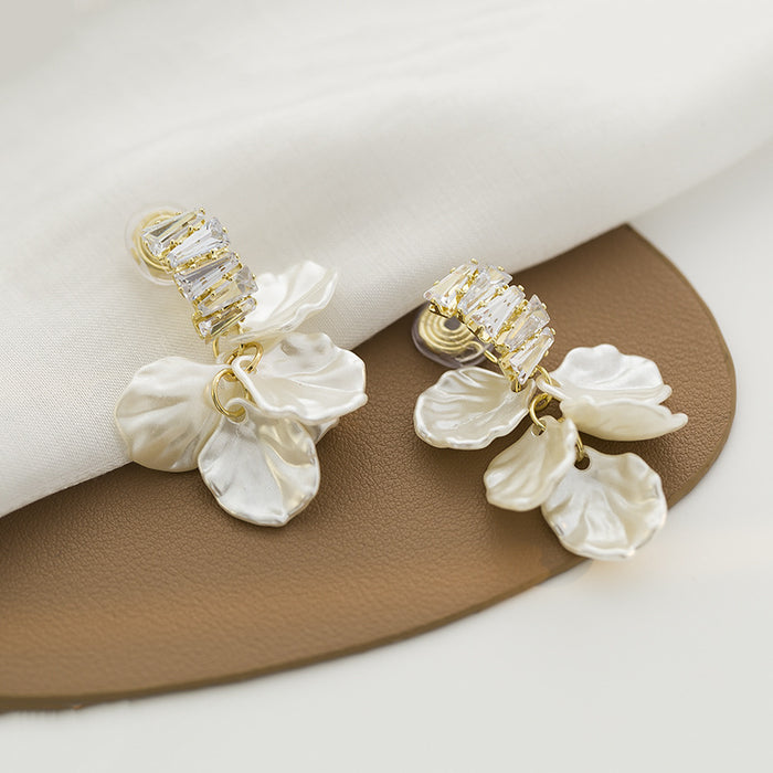 Wholesale Light luxury, fashionable, versatile, exquisite earrings with temperament, no ear holes, ear clips