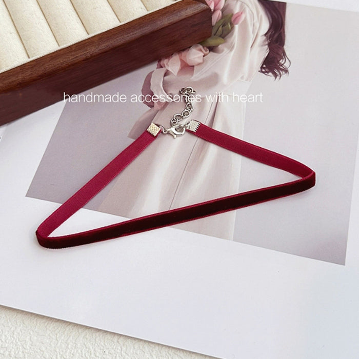 Wholesale Velvet collar retro simple velvet necklace women's accessories collarbone chain fashion necklace