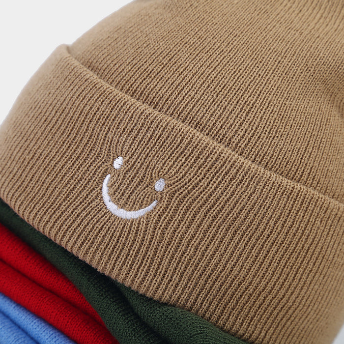 Wholesale Small Smiley Simple Embroidery Acrylic Warm Knitted Hat JDC-FH-LvYi054